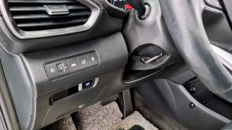 Hyundai Santa fe НАЛИЧНА/ FACELIFT//2.2 CRDi//4WD//DCT/8 СК/PREMIUM, снимка 13 - Автомобили и джипове - 51934700