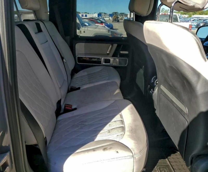 Mercedes-Benz G 63 AMG 360* DISTRONIC* BURMESTER 3D* ADAPTIVE*  , снимка 10 - Автомобили и джипове - 52616486