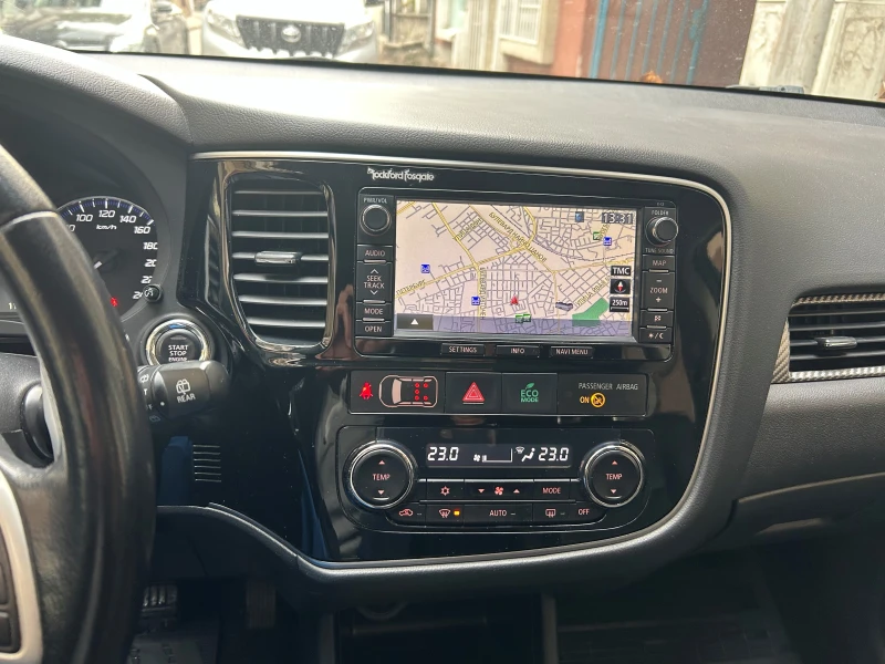 Mitsubishi Outlander 4X4 7 местен , снимка 7 - Автомобили и джипове - 53019954