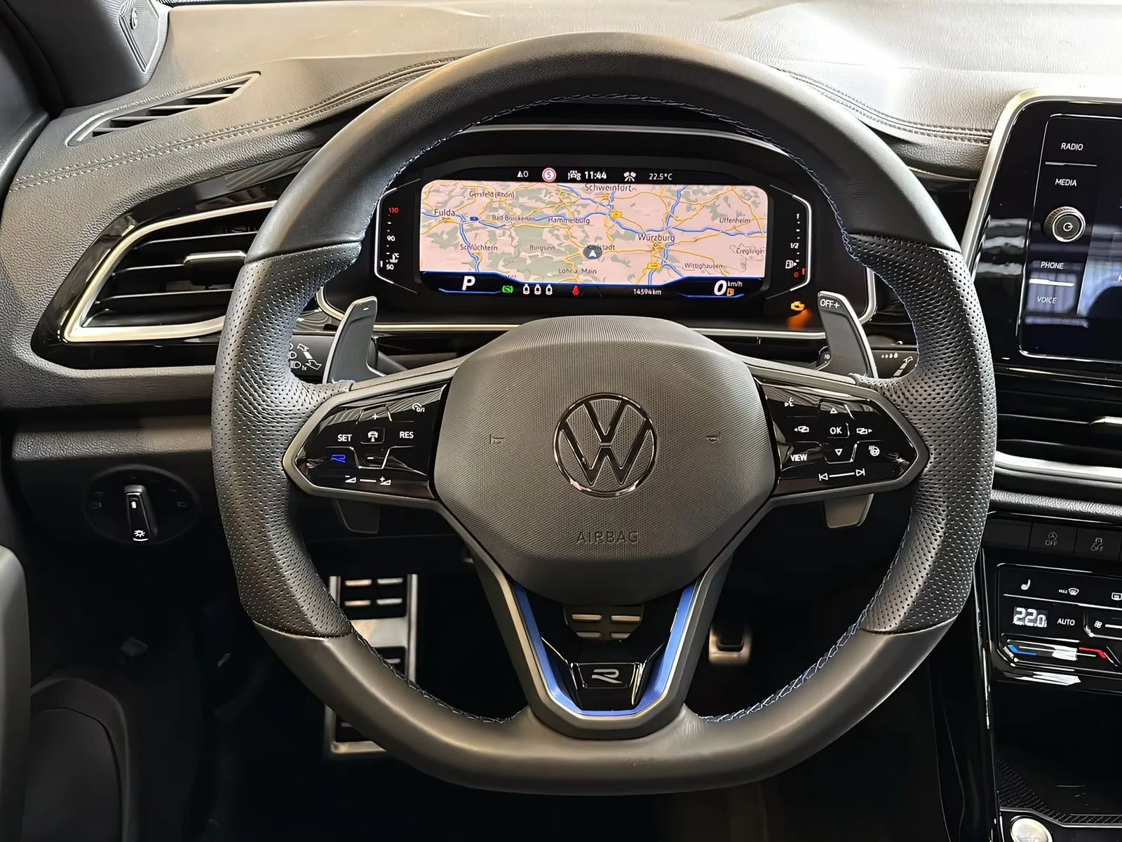 VW T-Roc R/300HP/NAVI/CAM/MATRIX/DSG/KLESS/198g | Mobile.bg   11