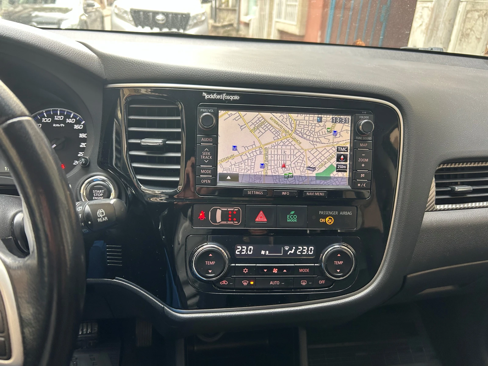 Mitsubishi Outlander 4X4 7 местен Instyle +  - изображение 8