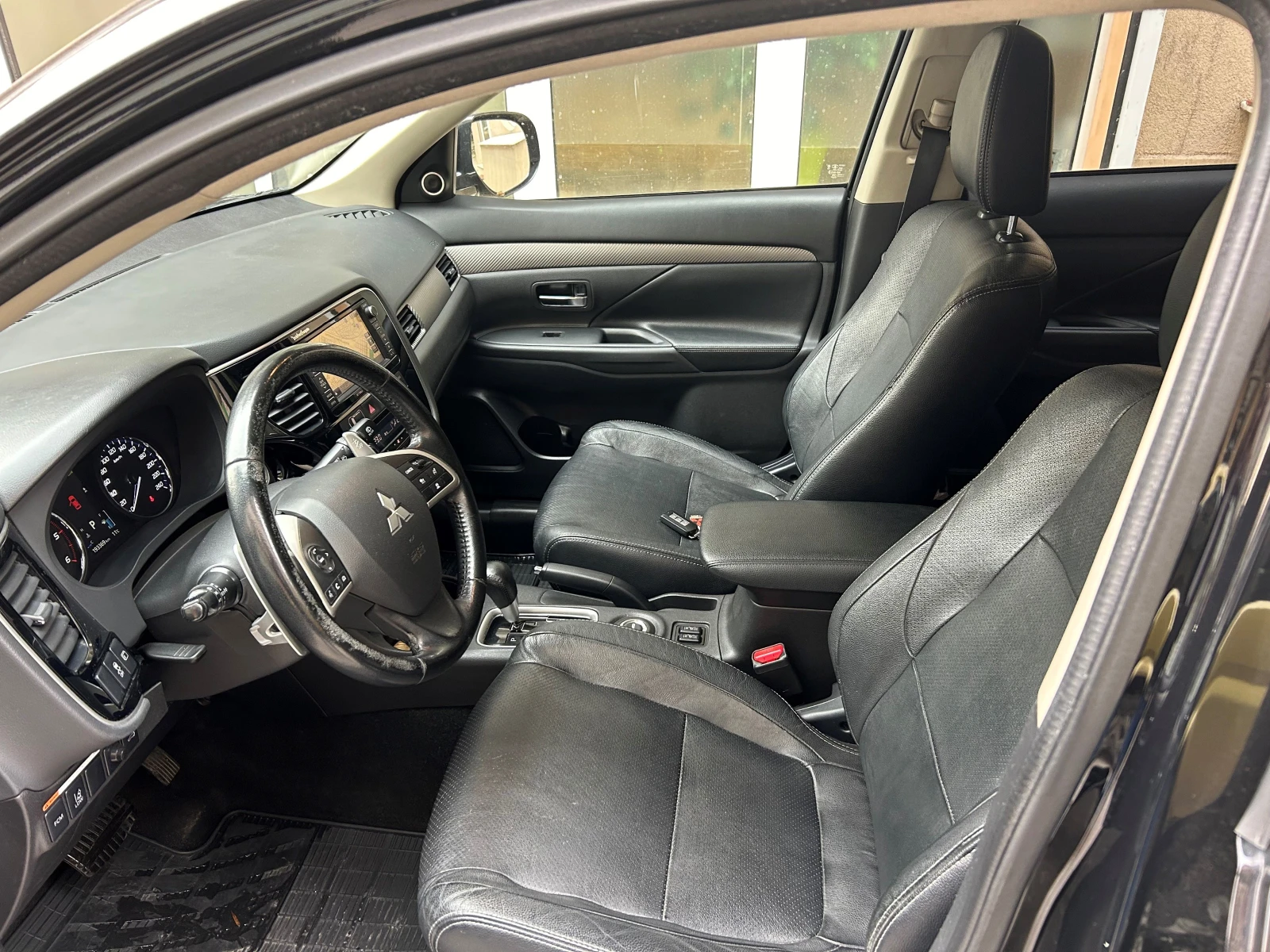 Mitsubishi Outlander 4X4 7 местен Instyle +  - изображение 9