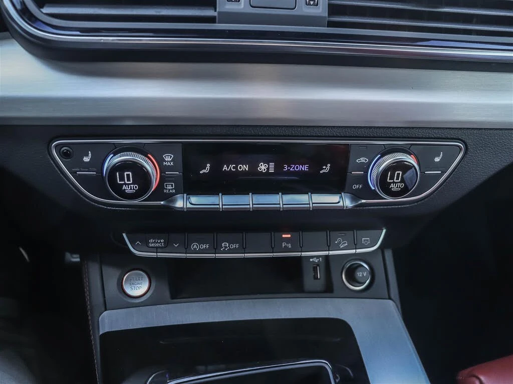 Audi SQ5 3.0T* Quattro* Premium* АвтоКредит* (ЦЕНА ДО БГ), снимка 15 - Автомобили и джипове - 53728106