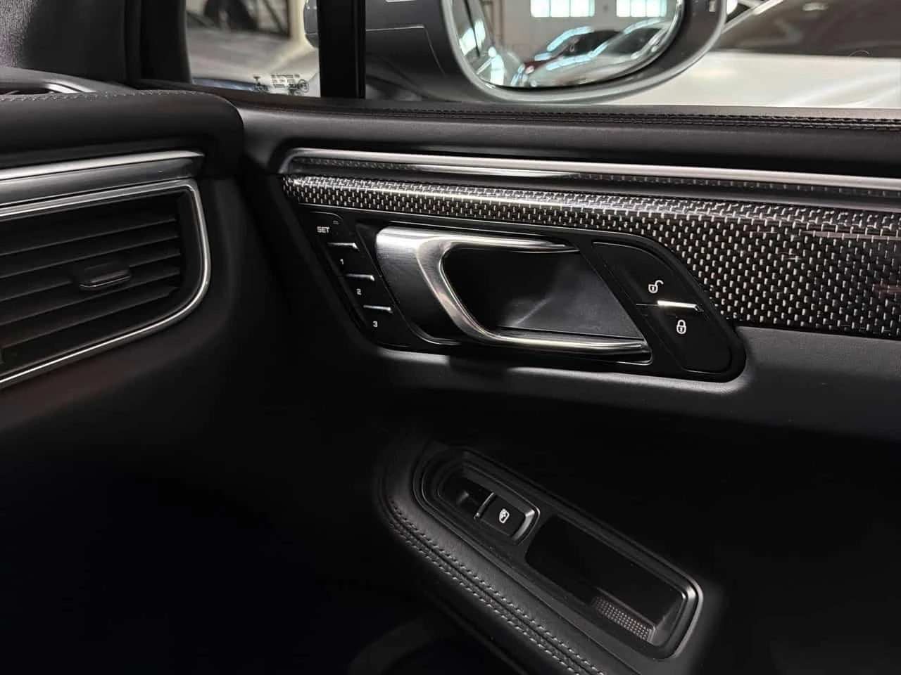 Porsche Macan * Turbo * CARFAX * ОБДУХВАНЕ * BOSE * 2 КЛЮЧА, снимка 17 - Автомобили и джипове - 53971395