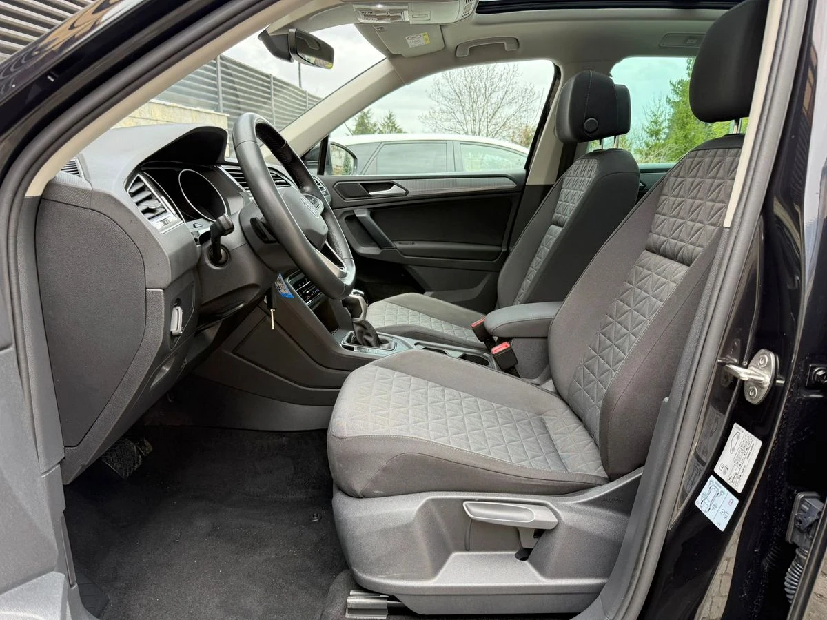 VW Tiguan 2.0_TDI_DSG Панорамен_таван Автоматик, снимка 7 - Автомобили и джипове - 54067290