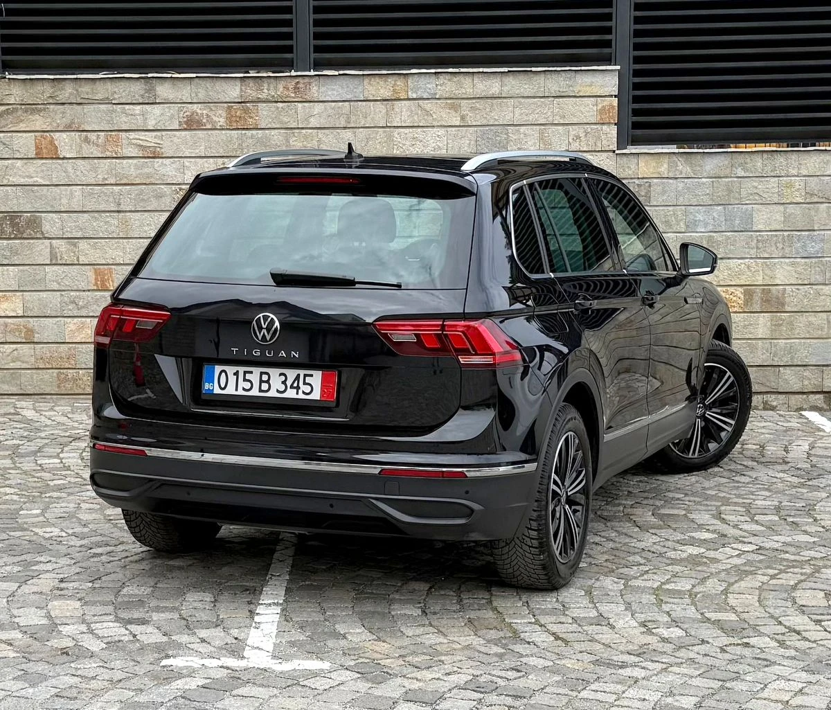 VW Tiguan 2.0_TDI_DSG Панорамен_таван Автоматик, снимка 5 - Автомобили и джипове - 54067290
