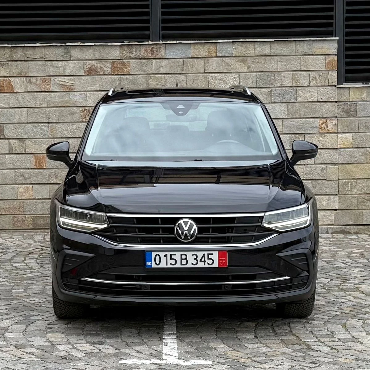 VW Tiguan 2.0_TDI_DSG Панорамен_таван Автоматик, снимка 3 - Автомобили и джипове - 54067290