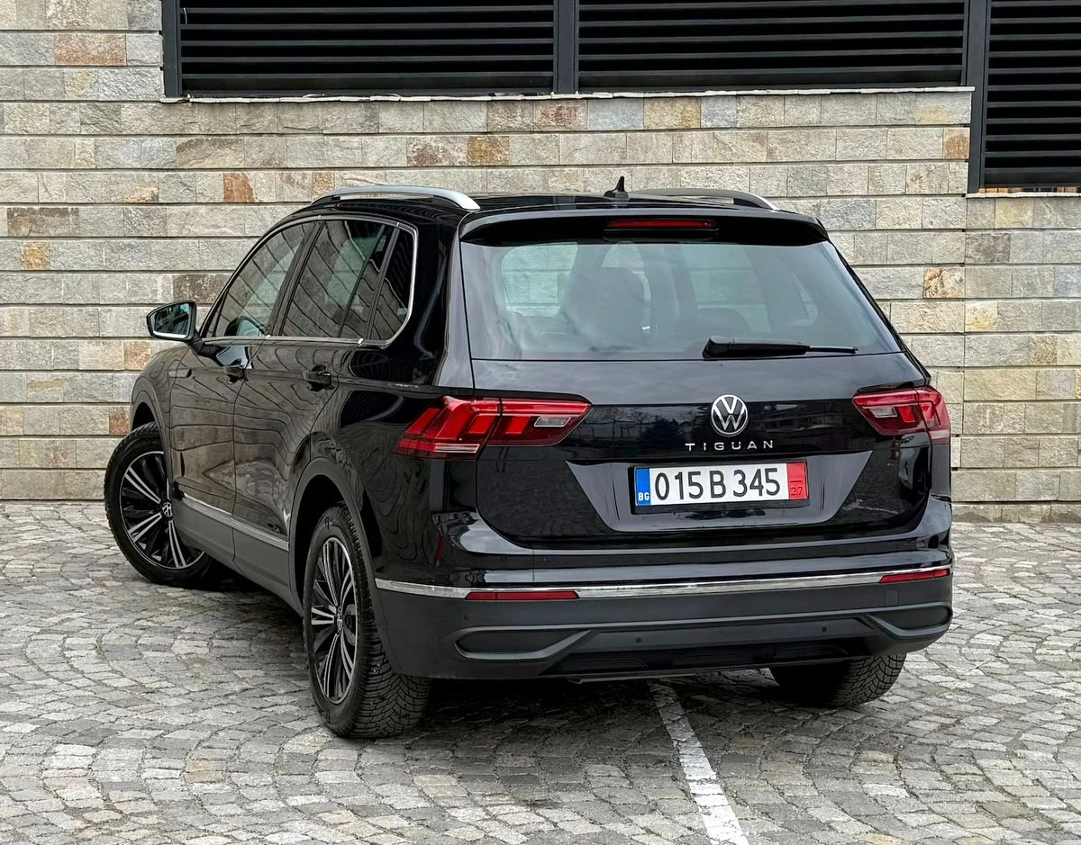 VW Tiguan 2.0_TDI_DSG Панорамен_таван Автоматик, снимка 4 - Автомобили и джипове - 54067290