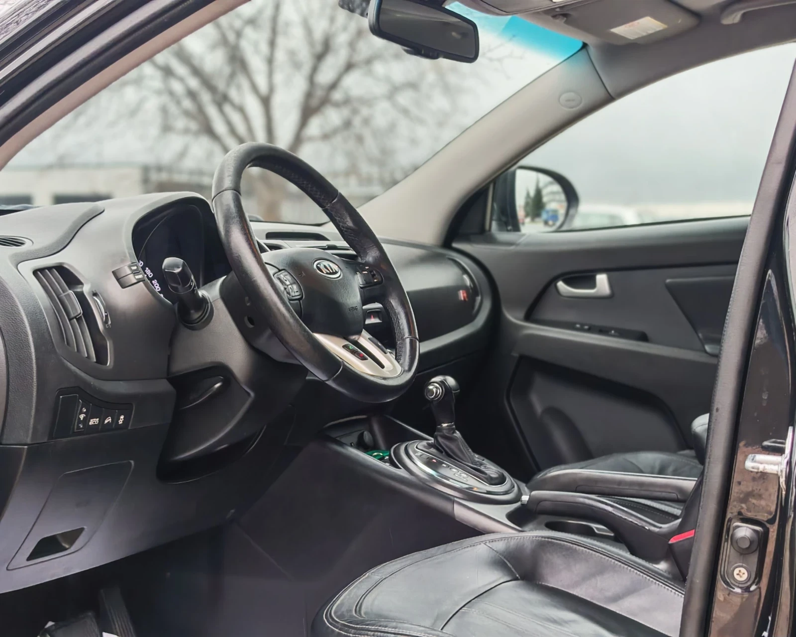 Kia Sportage 2.0 184 К.С. АВТОМАТ!4Х4!ПАНОРАМА! КОЖА! , снимка 8 - Автомобили и джипове - 54072348