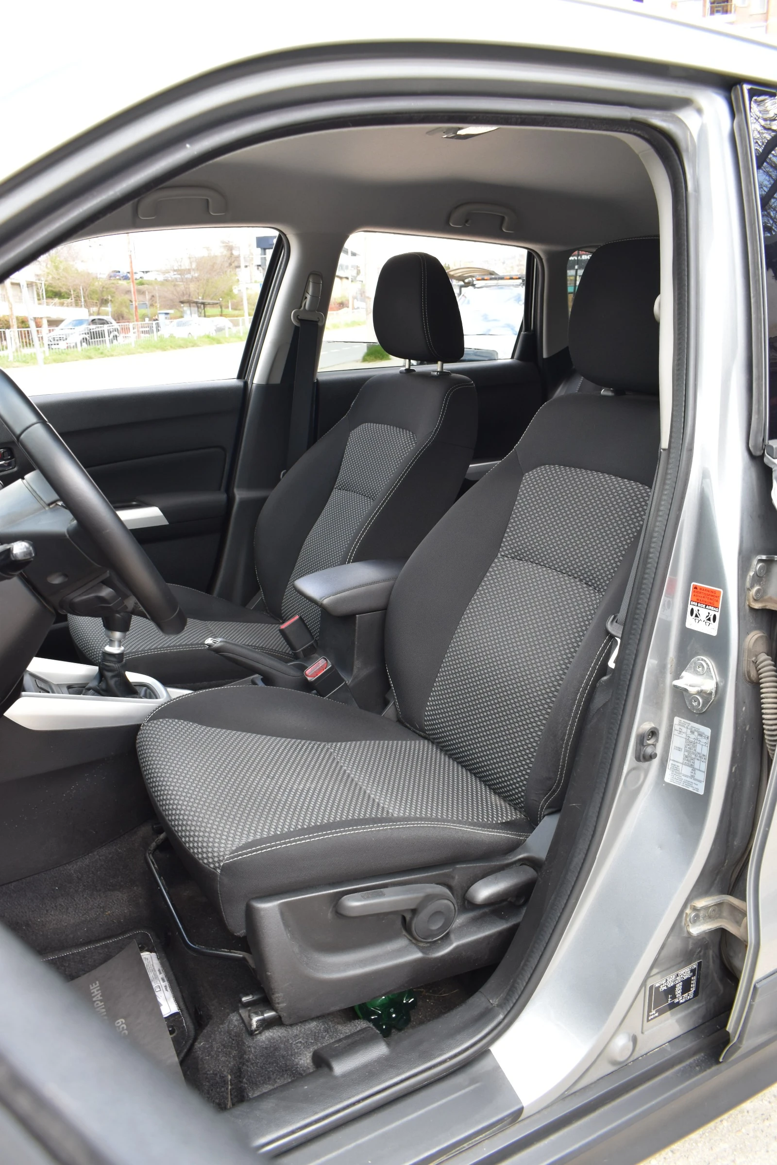 Suzuki Vitara 1.6D* , снимка 11 - Автомобили и джипове - 54166549