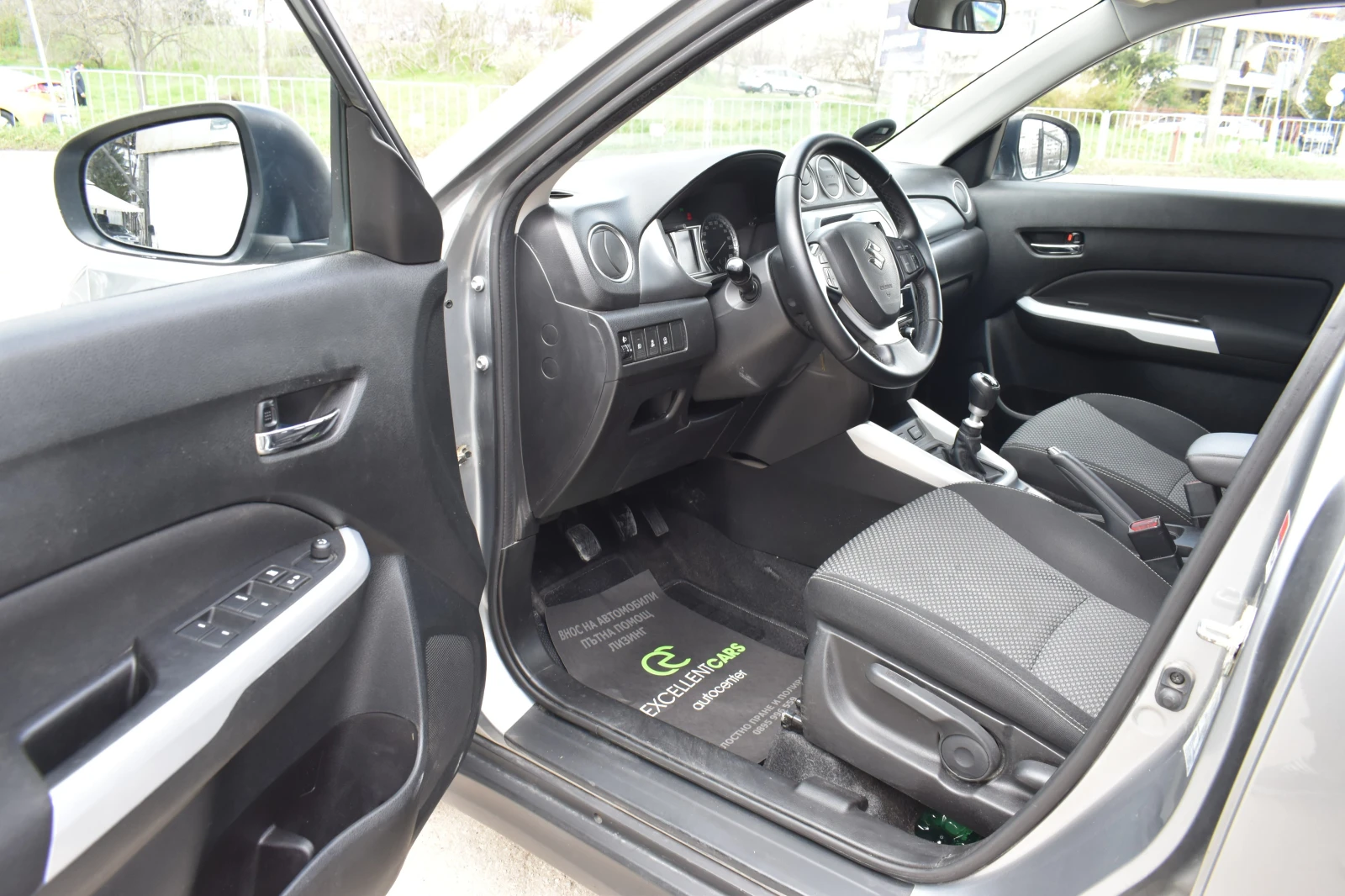 Suzuki Vitara 1.6D* , снимка 9 - Автомобили и джипове - 54166549