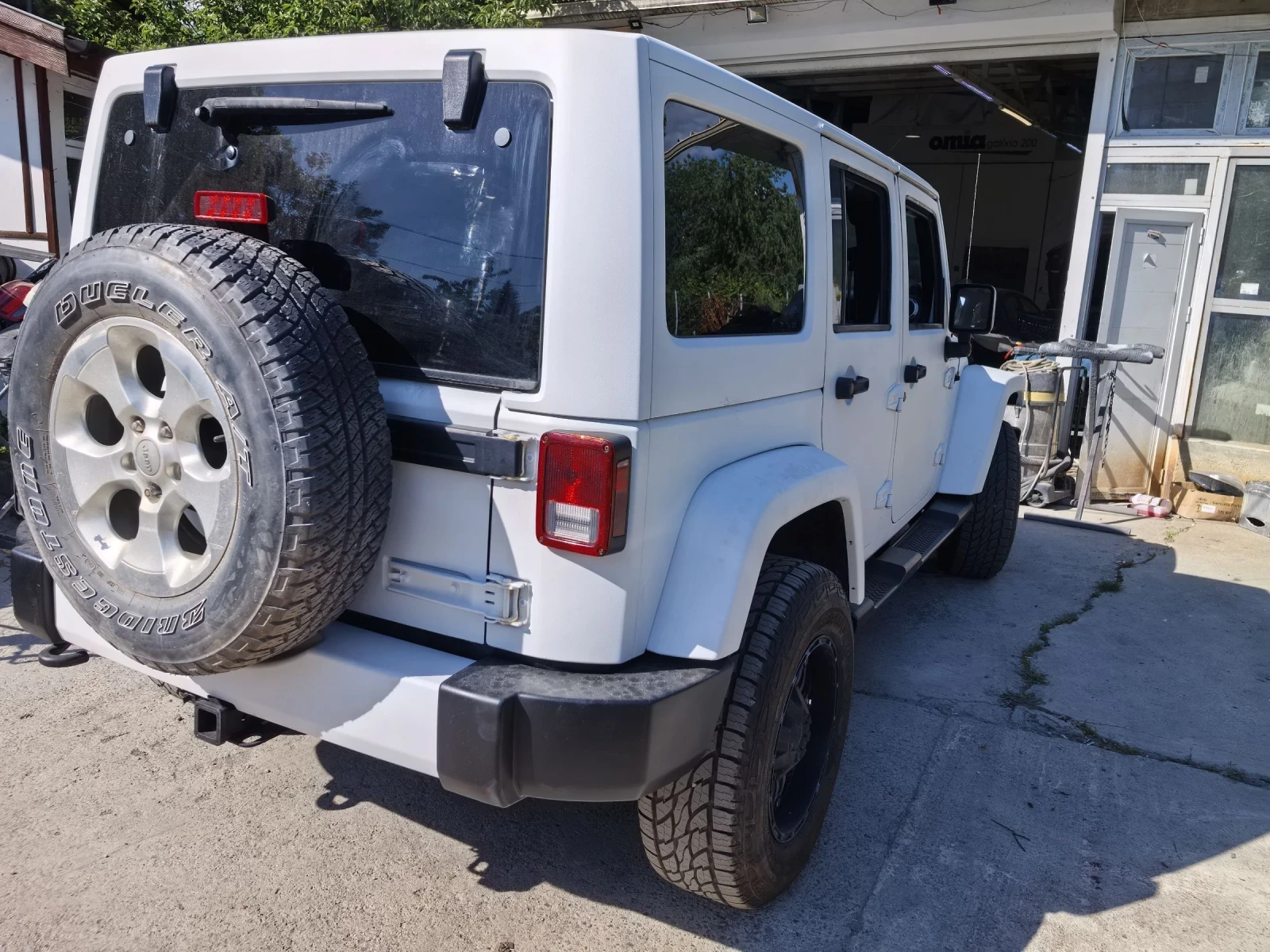 Jeep Wrangler Sahara, снимка 3 - Автомобили и джипове - 54714567