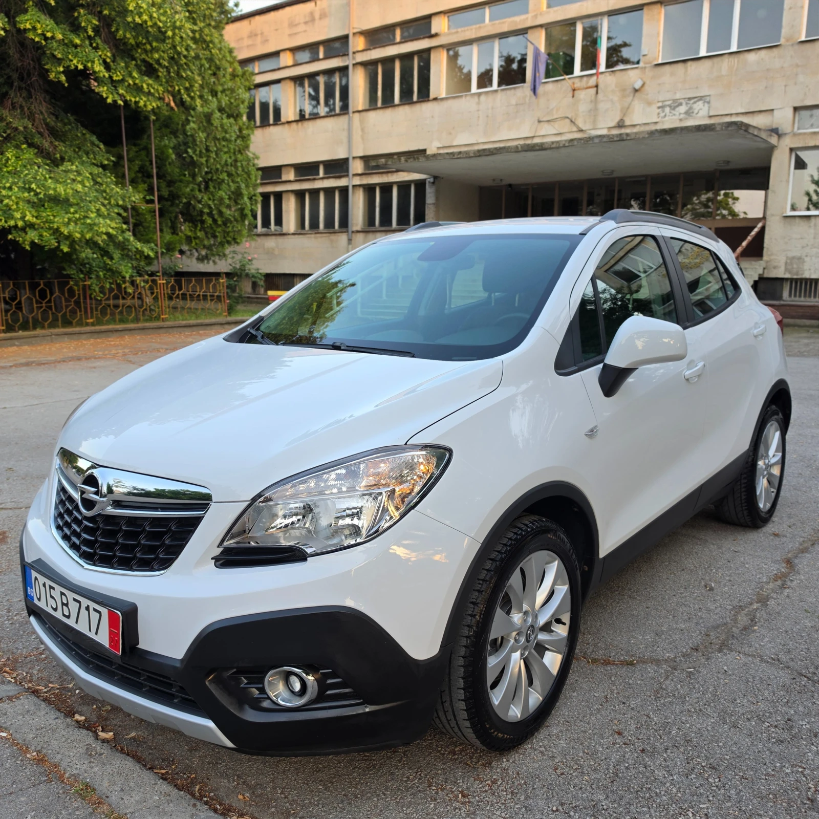 Opel Mokka 1.6i, снимка 2 - Автомобили и джипове - 55105556
