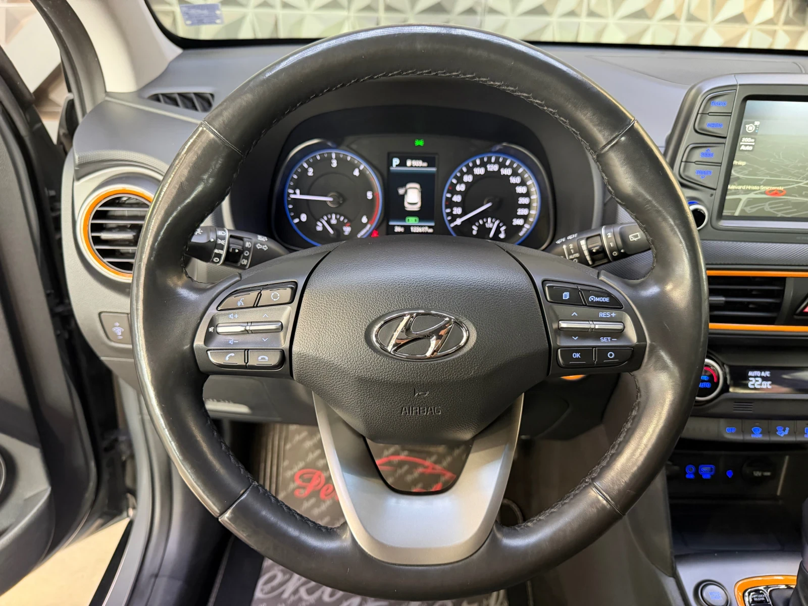 Hyundai Kona 4WD * FULL Екстри * KRELL * HEAD UP, снимка 10 - Автомобили и джипове - 55306983