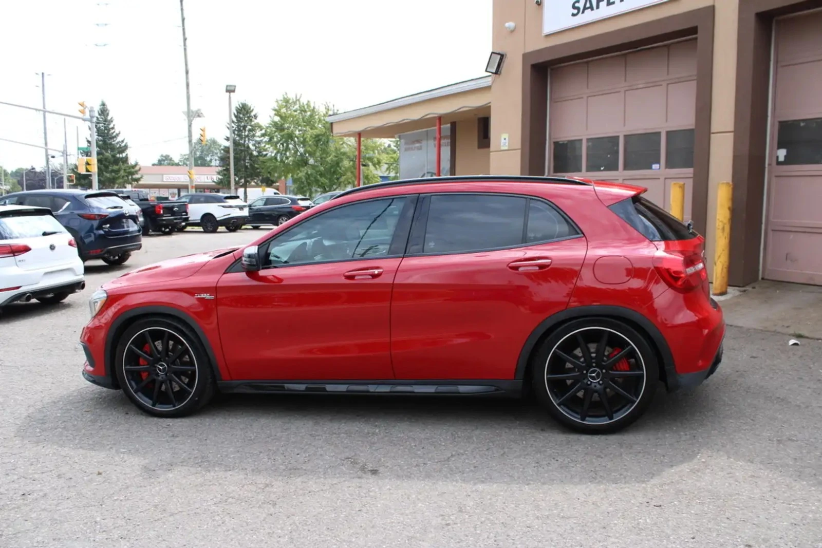 Mercedes-Benz GLA 45 AMG 4MATIC ЦЕНА ДО БЪЛГАРИЯ АВТОКРЕДИТ, снимка 2 - Автомобили и джипове - 55962116