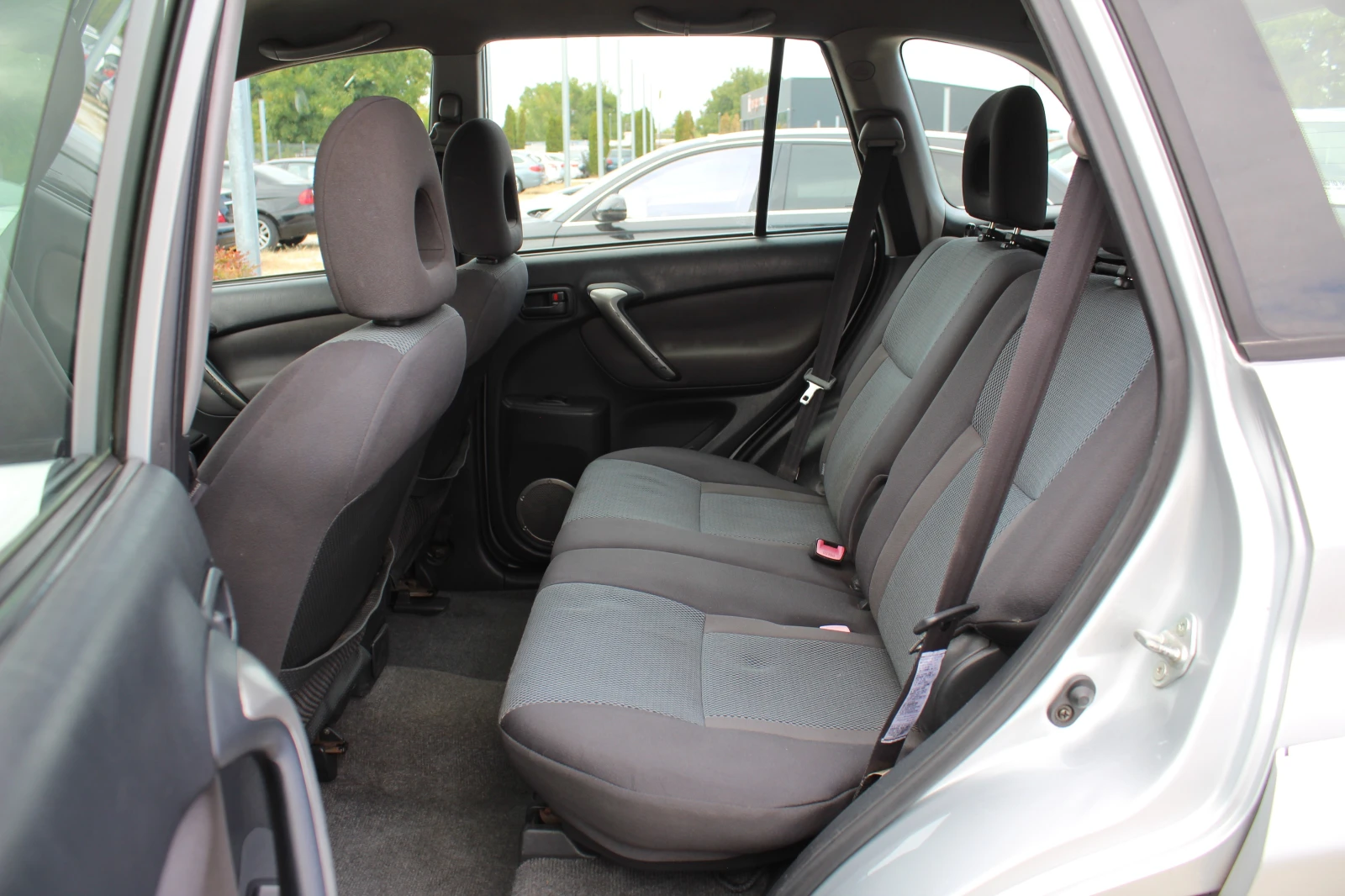 Toyota Rav4 2.0D-4D НАВИ/ЛИЗИНГ, снимка 15 - Автомобили и джипове - 56227873