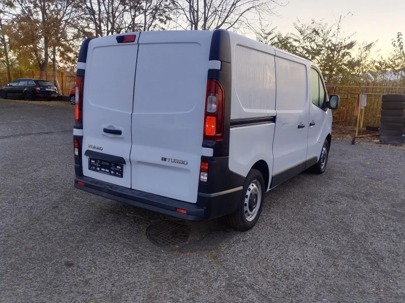 Opel Vivaro, снимка 5 - Бусове и автобуси - 47815335