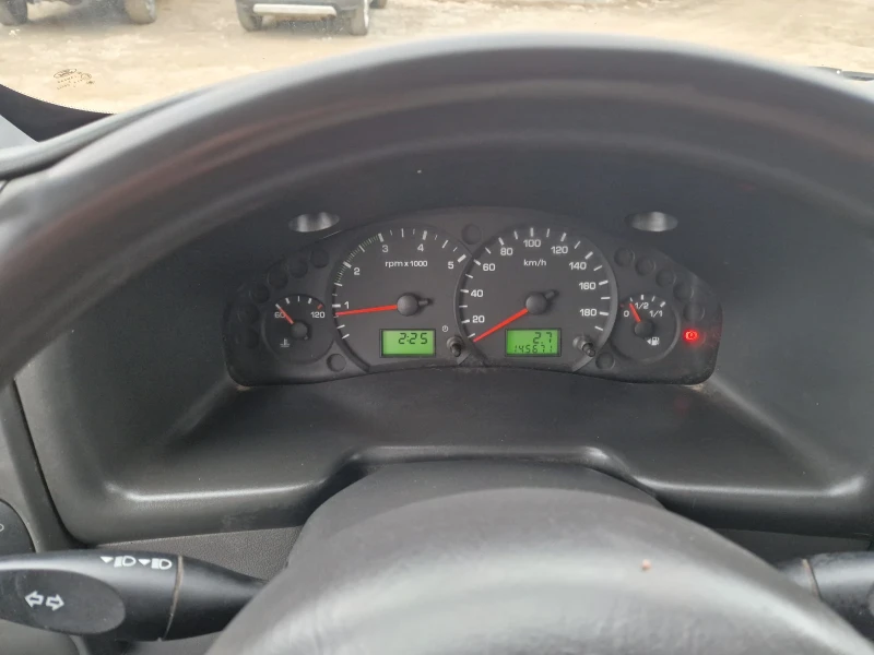 Ford Transit 2.4TDI, снимка 10 - Бусове и автобуси - 49313077