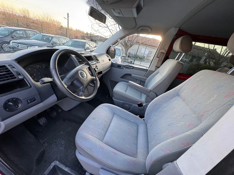 VW Transporter 1.9тди 105к.с КЛИМАТИК, снимка 10 - Бусове и автобуси - 49435513