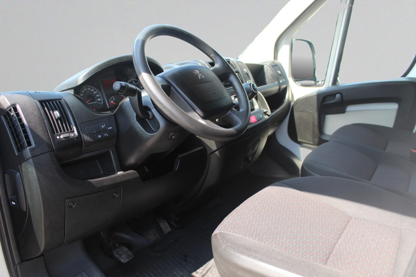 Peugeot Boxer FT 435L4H3 2.2HDI/130 FAP - изображение 5