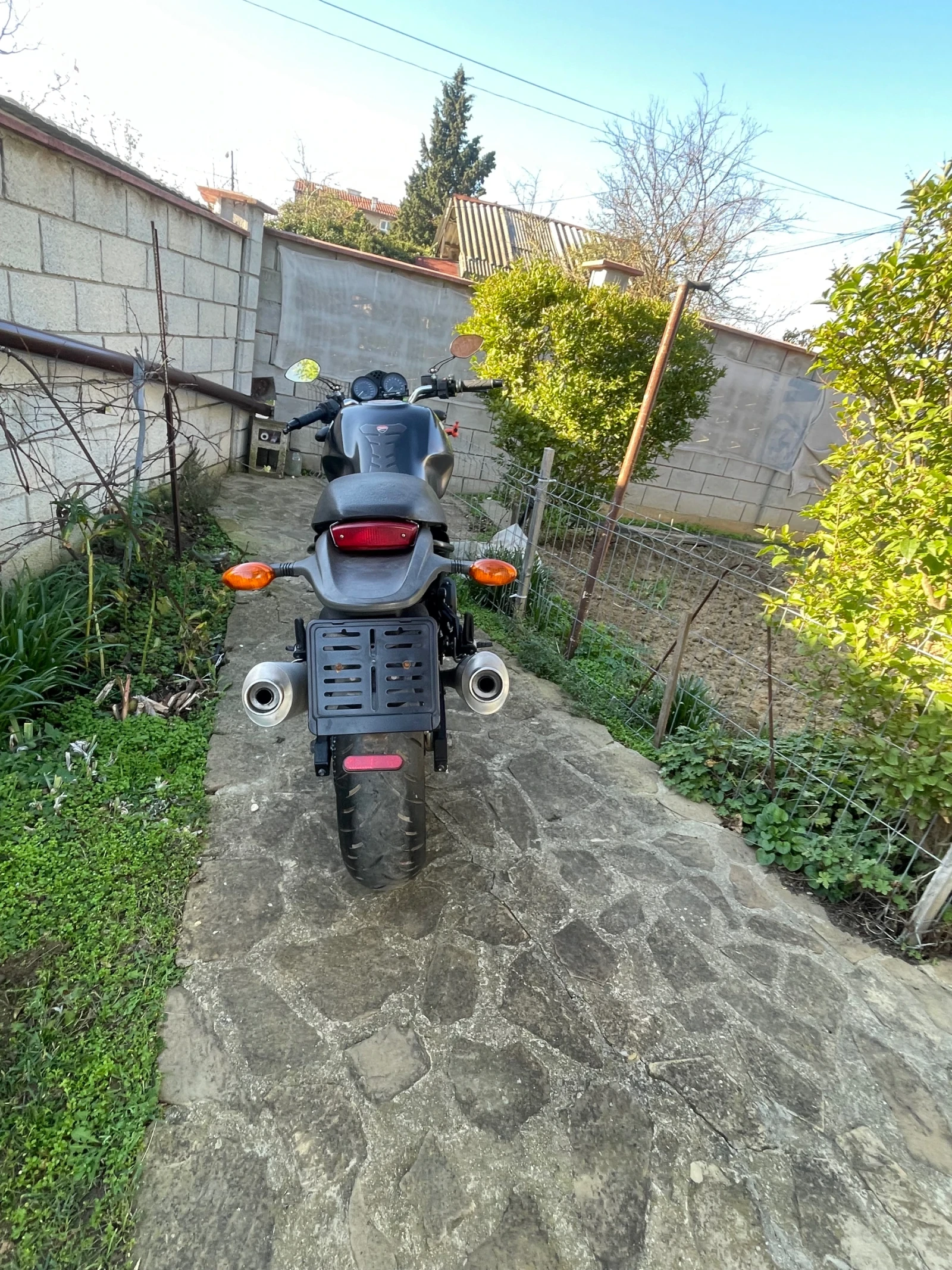 Ducati Monster 695 Desmo Design - изображение 2