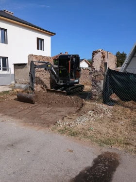 Багер Volvo ECR 25D, снимка 2