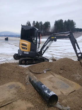 Багер Volvo ECR 25D, снимка 4