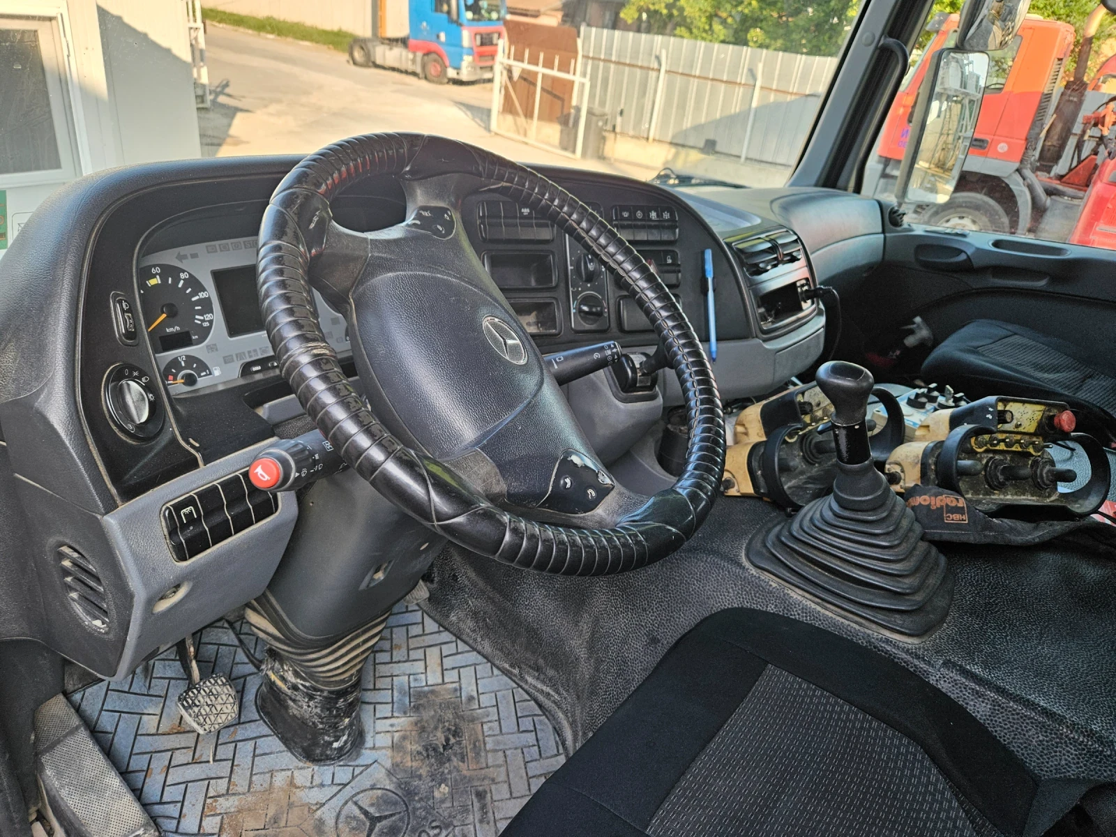����� ����� Mercedes-Benz 28 �����, 4 ������, ���� 4141  | Mobile.bg � ����������� 12