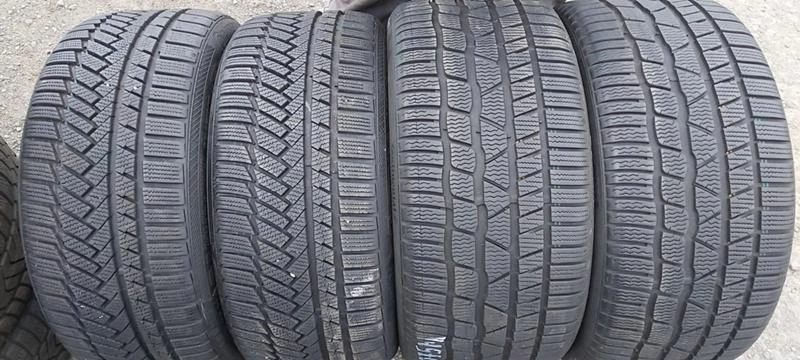 Гуми Зимни 225/35R18, снимка 1 - Гуми и джанти - 30921070