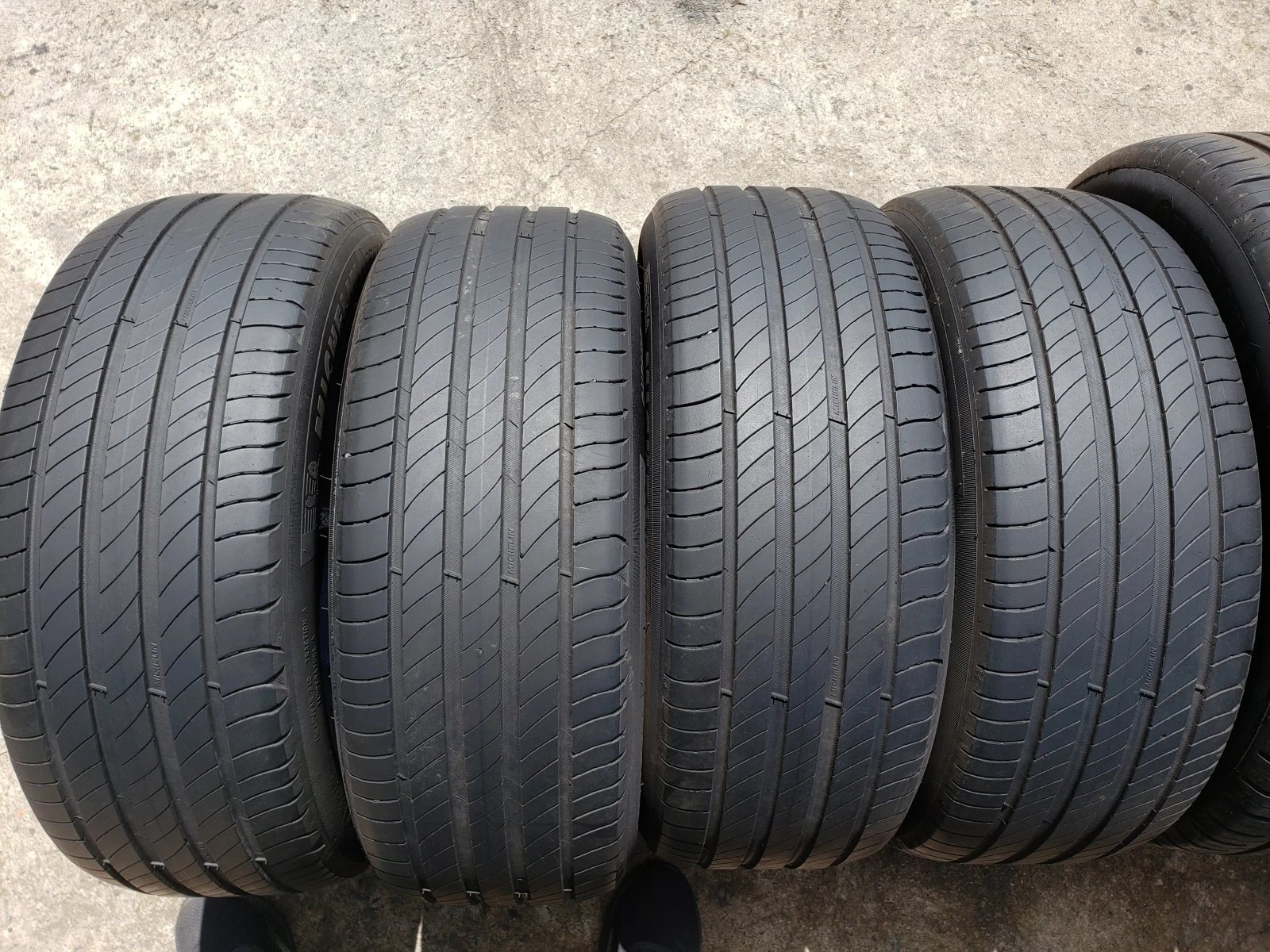 Гуми Летни 205/55R17, снимка 2 - Гуми и джанти - 54581677