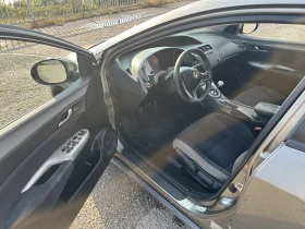 Honda Civic напълно обслужена, всичко платено, снимка 8