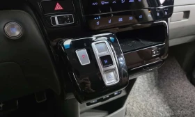 Hyundai Staria * 4WD Lounge 7 Seater * , снимка 9