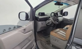 Hyundai Staria * 4WD Lounge 7 Seater * , снимка 10