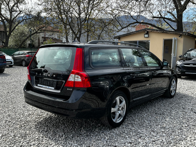 Volvo V70 2, 4 D5 Навигация!, снимка 4 - Автомобили и джипове - 45173243