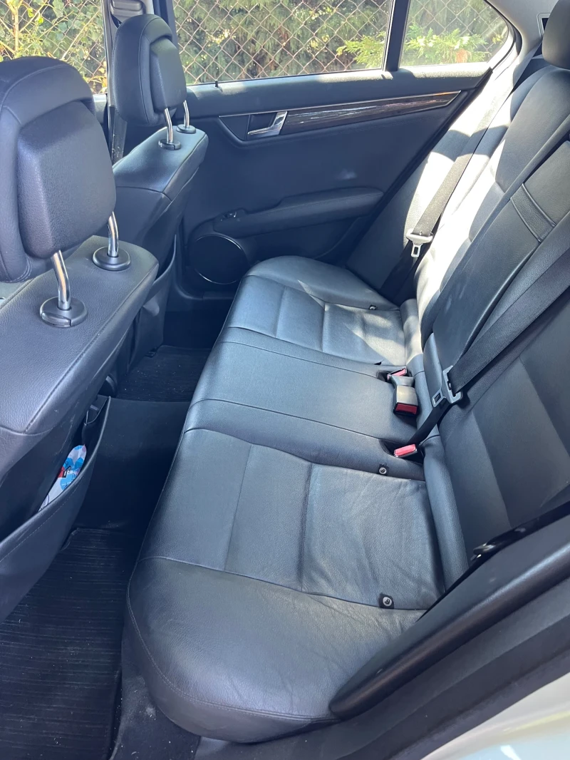 Mercedes-Benz C 320, снимка 8 - Автомобили и джипове - 52419764