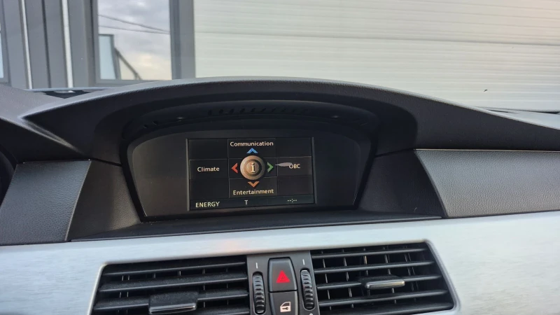 BMW 525 Xi * 4X4* Панорама* Рекаро* , снимка 13 - Автомобили и джипове - 52282447