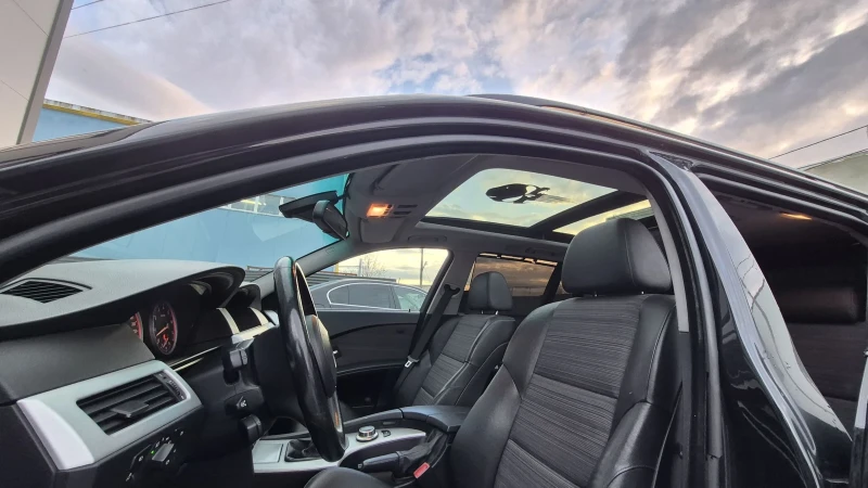 BMW 525 Xi * 4X4* Панорама* Рекаро* , снимка 10 - Автомобили и джипове - 52282447