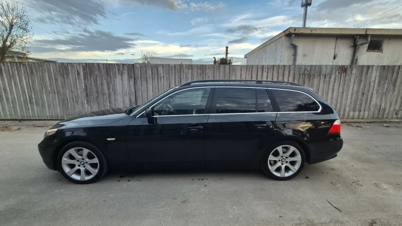 BMW 525 Xi * 4X4* Панорама* Рекаро* , снимка 3 - Автомобили и джипове - 52282447