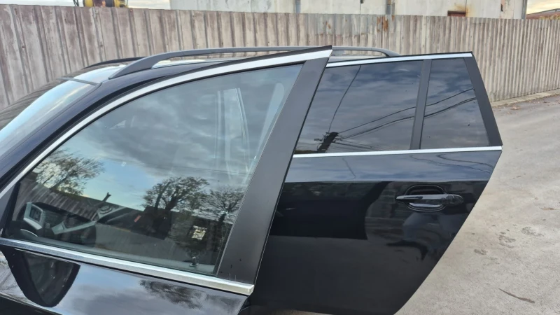 BMW 525 Xi * 4X4* Панорама* Рекаро* , снимка 14 - Автомобили и джипове - 52282447