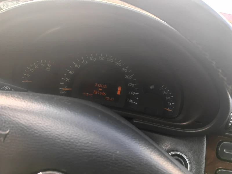 Mercedes-Benz C 220, снимка 8 - Автомобили и джипове - 52857540