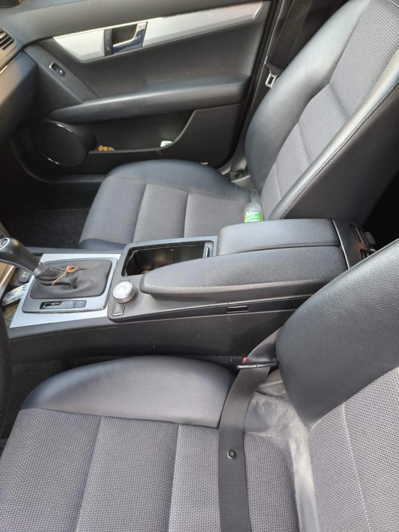 Mercedes-Benz C 180, снимка 9 - Автомобили и джипове - 53142925
