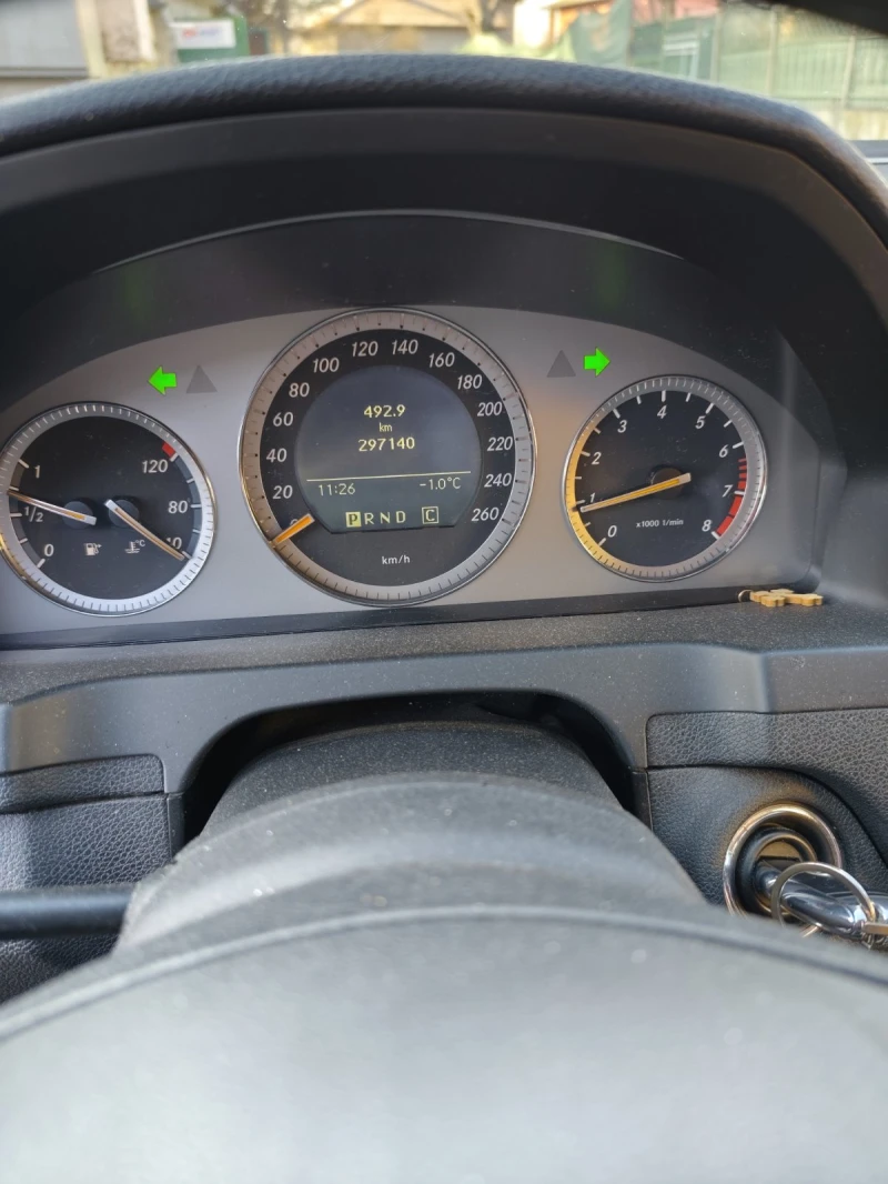 Mercedes-Benz C 180, снимка 12 - Автомобили и джипове - 53142925