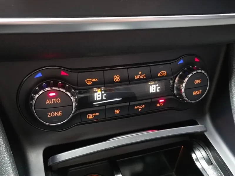 Mercedes-Benz CLA 250  4Matic, снимка 17 - Автомобили и джипове - 55787323
