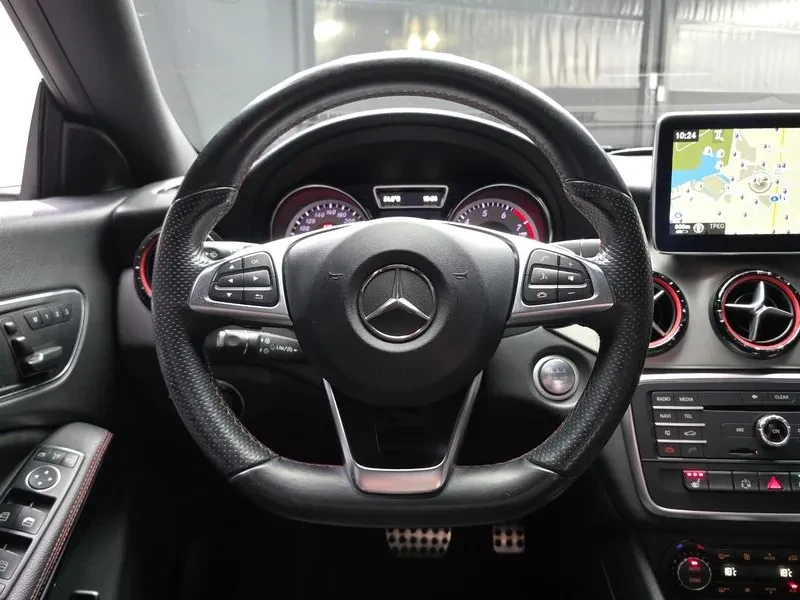 Mercedes-Benz CLA 250  4Matic, снимка 13 - Автомобили и джипове - 55787323