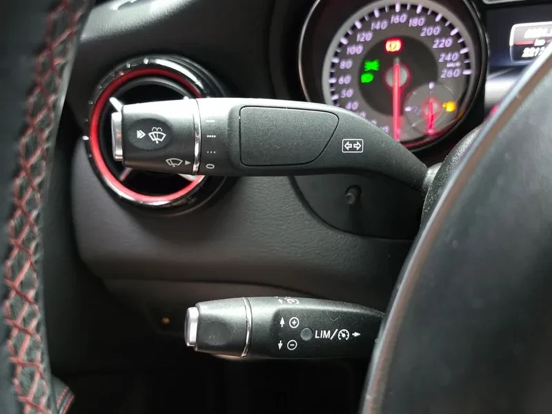 Mercedes-Benz CLA 250  4Matic, снимка 16 - Автомобили и джипове - 55787323