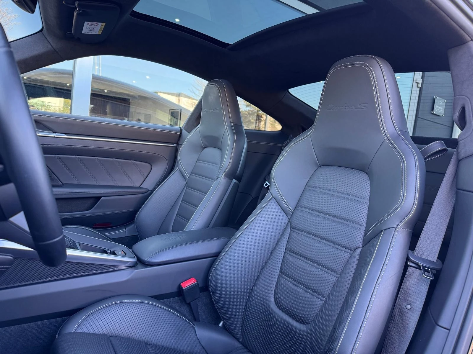 Porsche 911 992 TURBO S/AEROKIT/CERAMIC/BURMESTER/LIFT/MATRIX/ - изображение 8