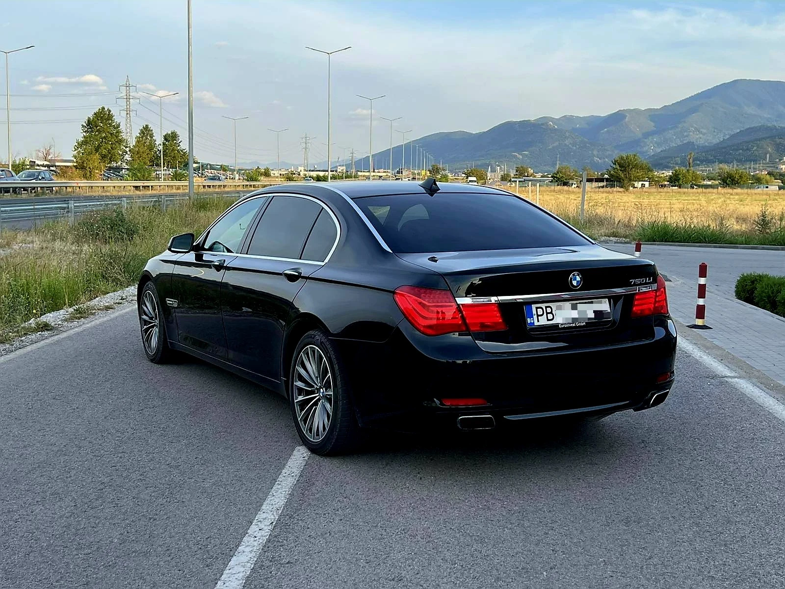 BMW 750 Li - изображение 2