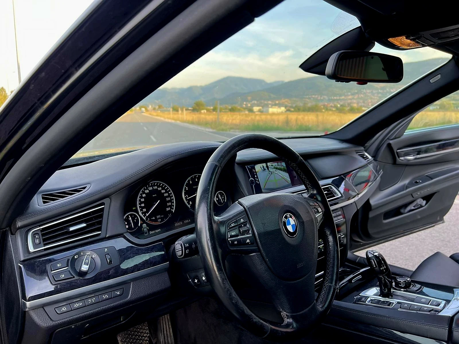 BMW 750 Li - изображение 3