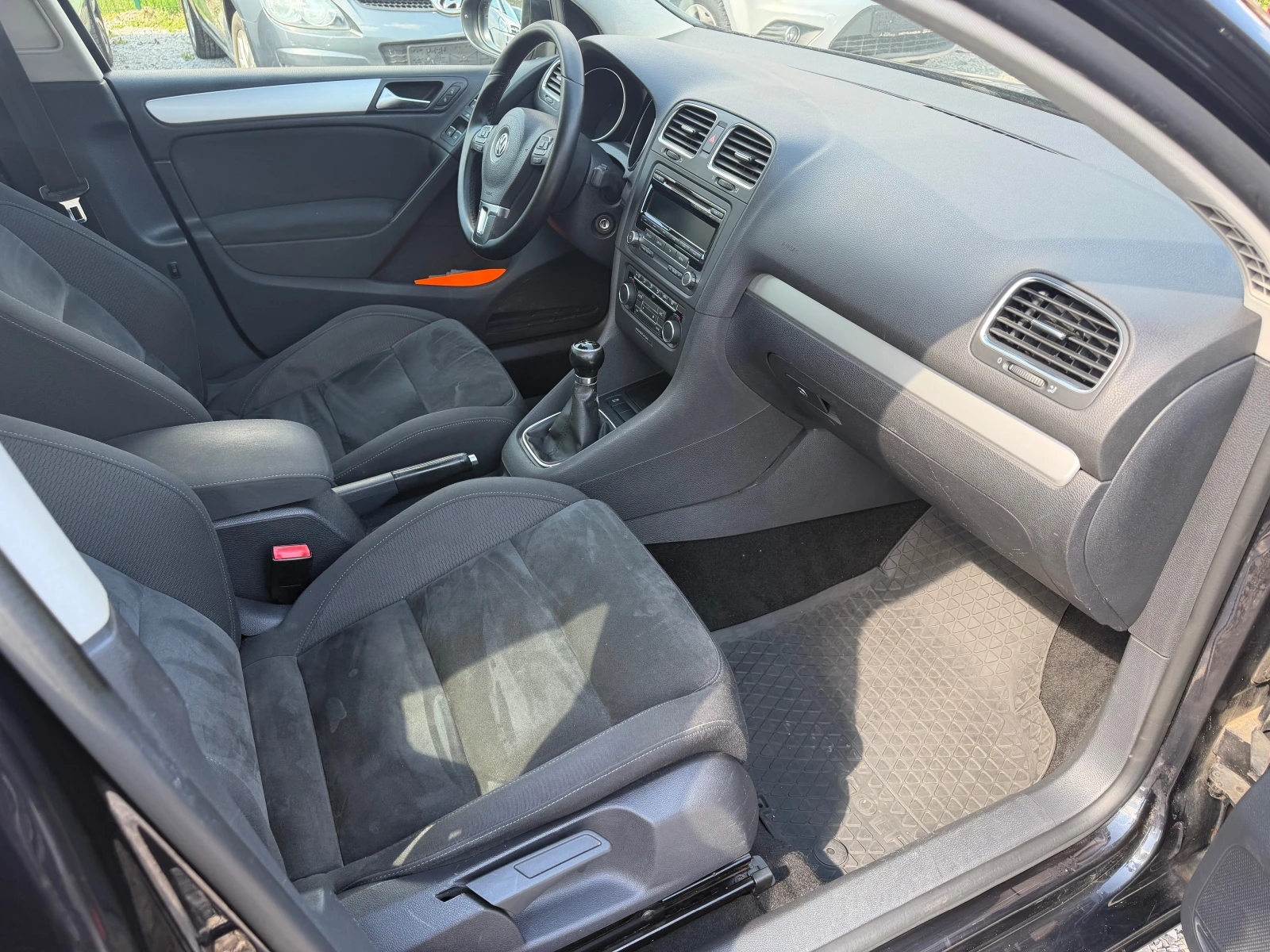 VW Golf 2.0TDI 140kc HIGH LINE , снимка 9 - Автомобили и джипове - 54171762
