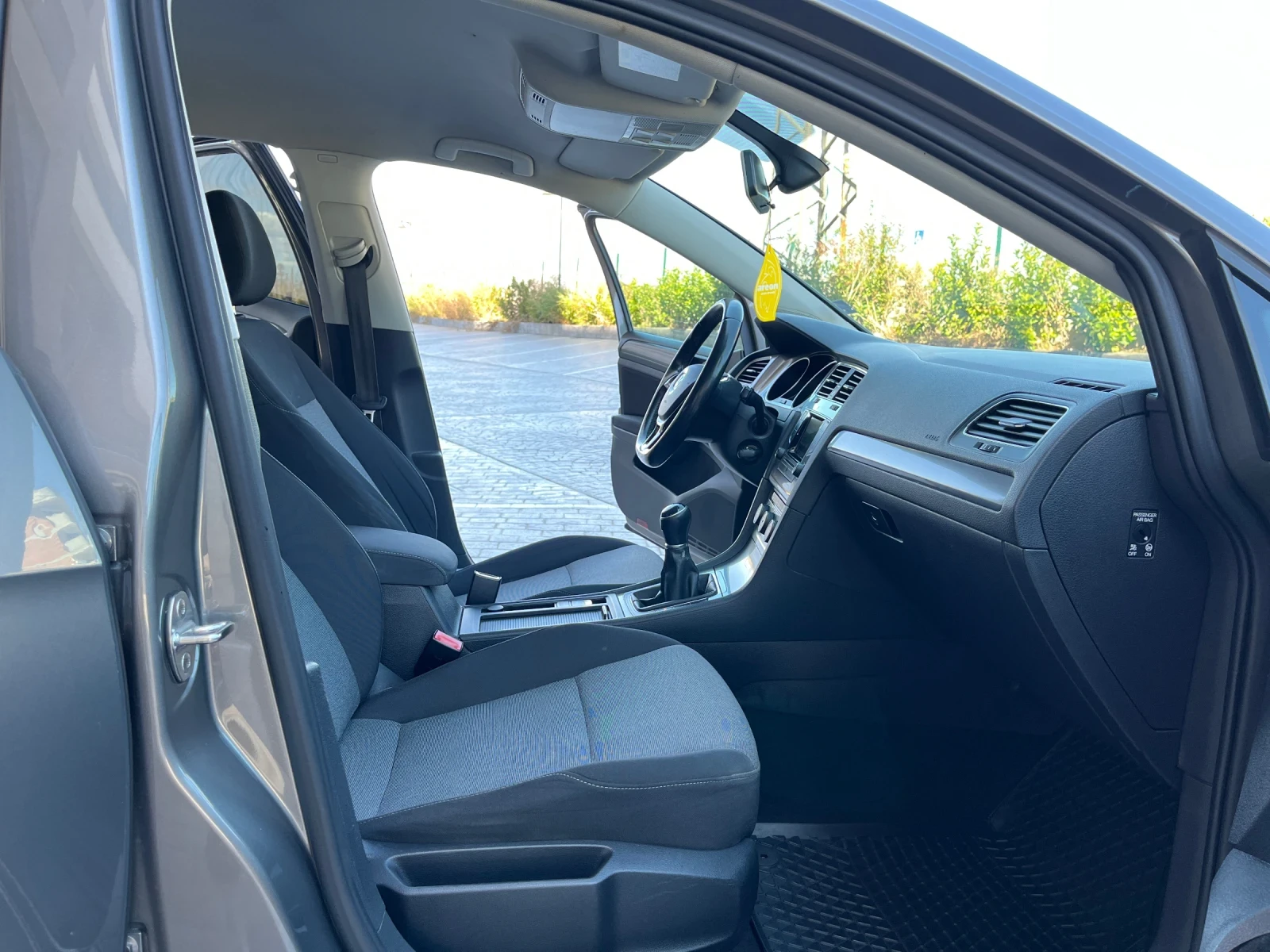 VW Golf Variant 1.6TDI/110/2016Г, снимка 14 - Автомобили и джипове - 56012348